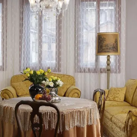 Ca Del Console 3* البندقية