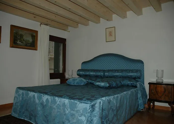 Couette-café Cà Del Console 3*